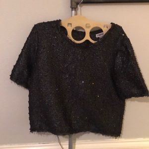 Black semi cropped nice top